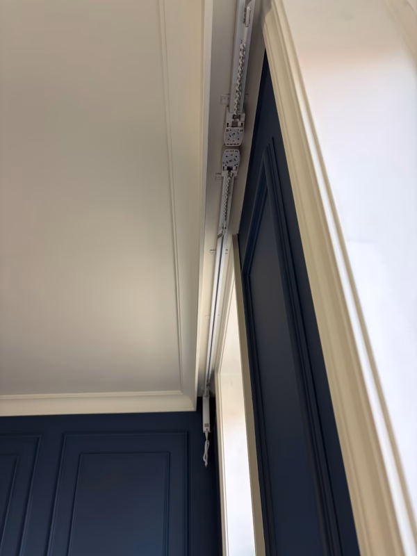 Electrify24 Smart Curtain rails